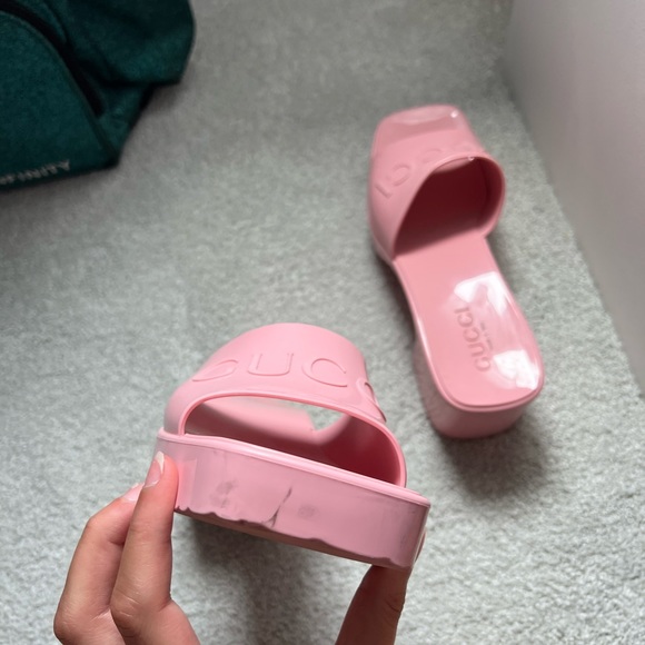 Pink Gucci jelly sandals - Picture 6 of 7